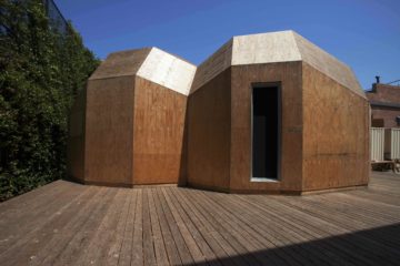 <p>Oscar Tuazon. <em>Los Angeles Water School (LAWS). </em>2018. Mixed media. Courtesy of the artist, Luhring Augustine, New York, Galerie Chantal Crousel, Paris, and Eva Presenhuber, Zürich, New York. Photo: Jeremy Jansen.</p>
