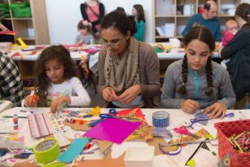 <p>Creating together at the 2016 Arty Party. Photo credit: Chona Kasinger.</p>
